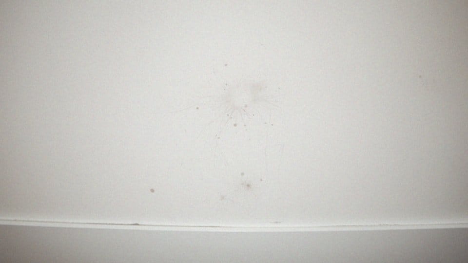 Brudne ściany a kaucja – co warto wiedzieć o potrąceniach?